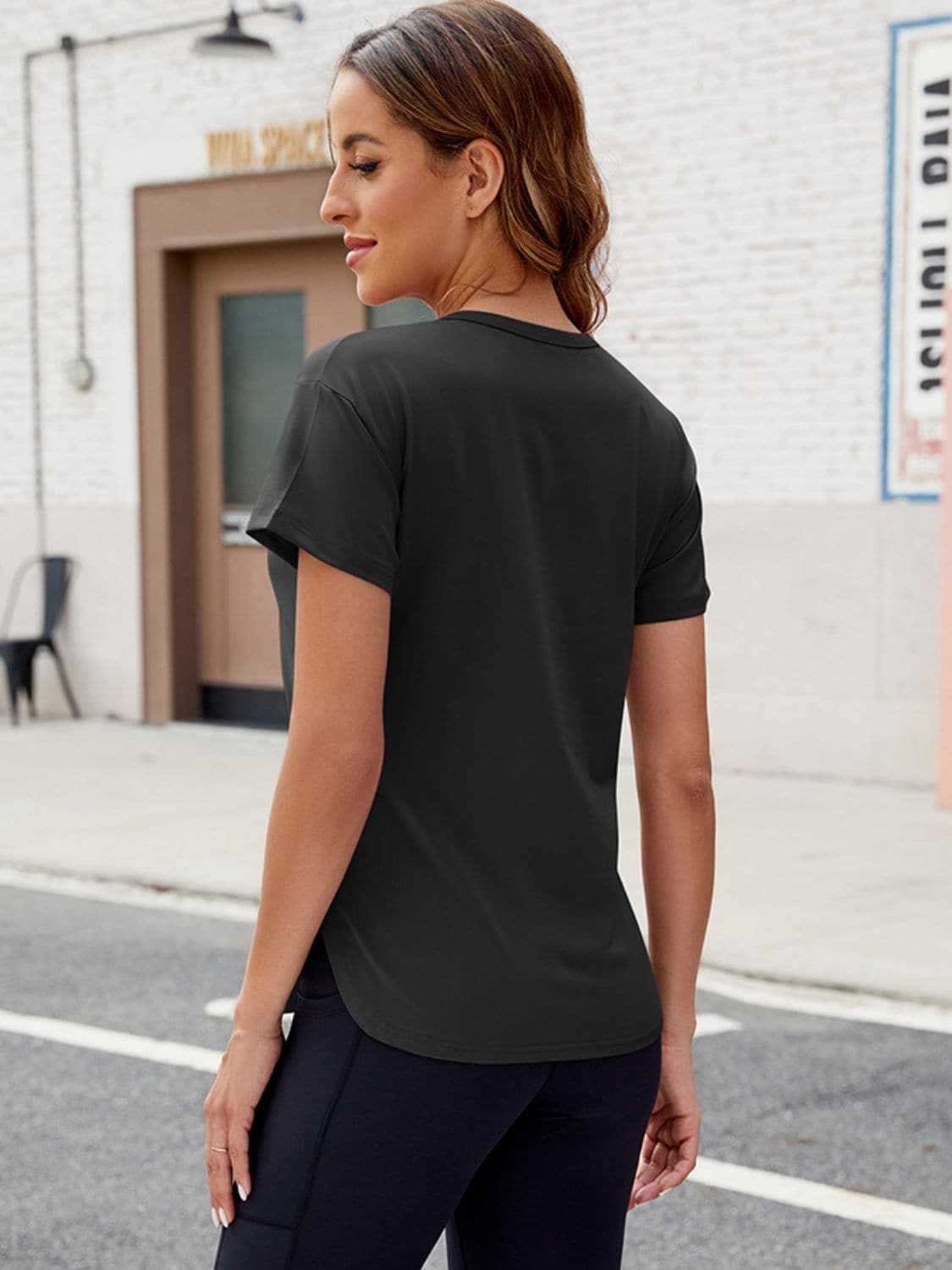 Quick-Dry Round Neck Short Sleeve T-Shirt.