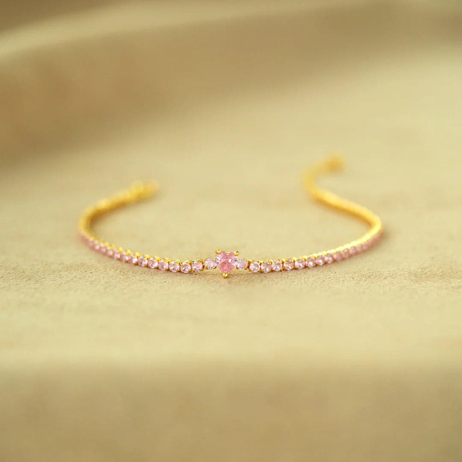 Heart Shape Inlaid Zircon 18K Gold-Plated Bracelet.