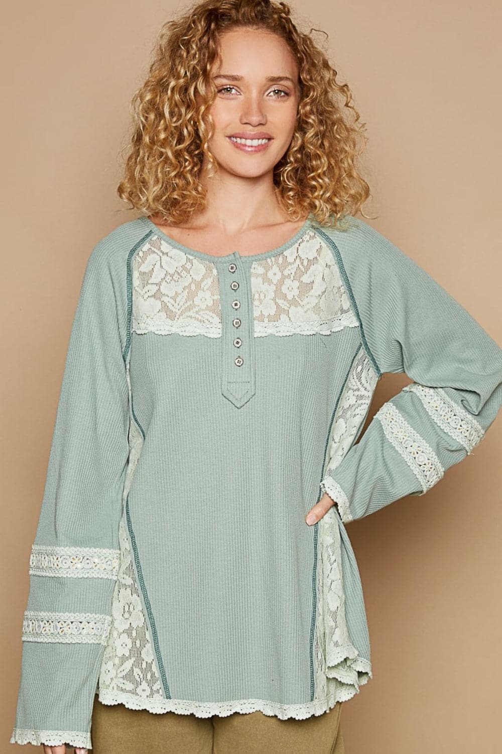 Lace-trim thermal top - cozy style