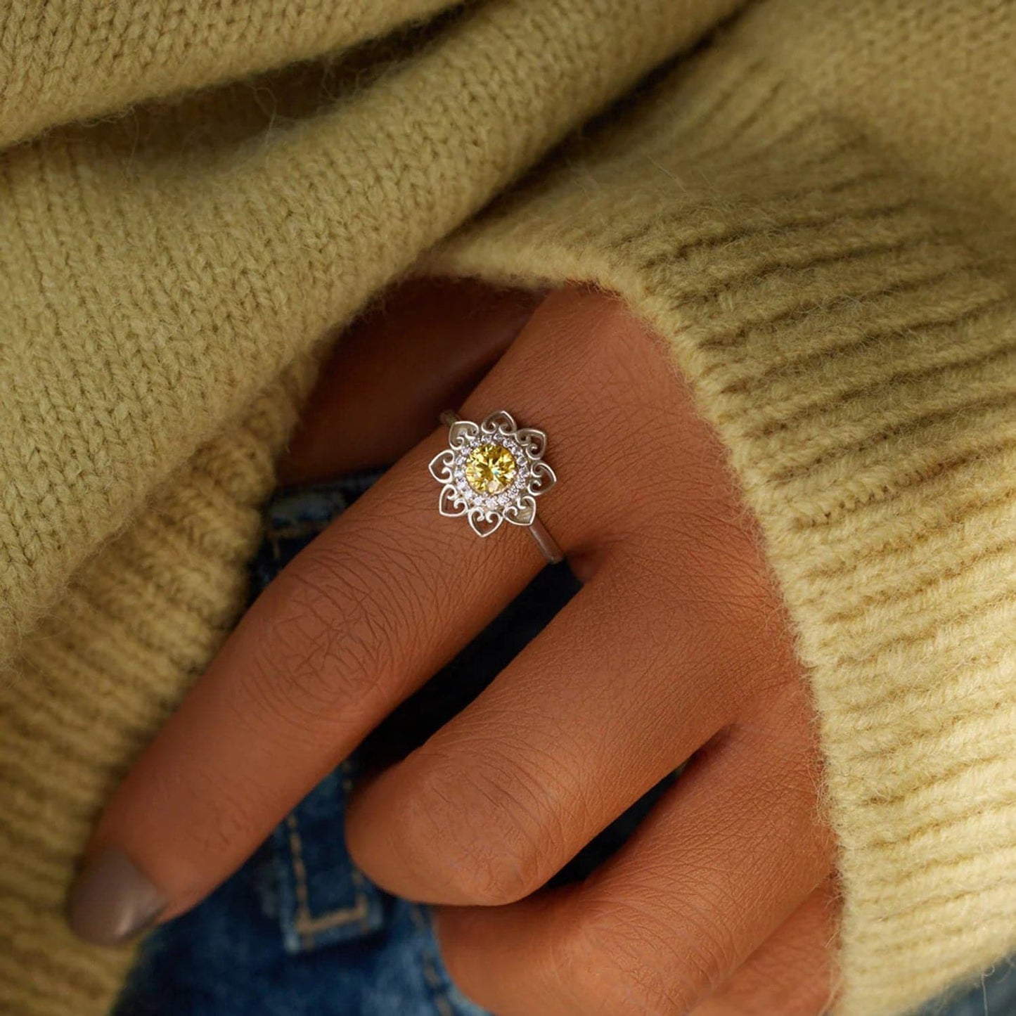 Flower Shape Zircon Platinum-Plated 925 Sterling Silver Ring.