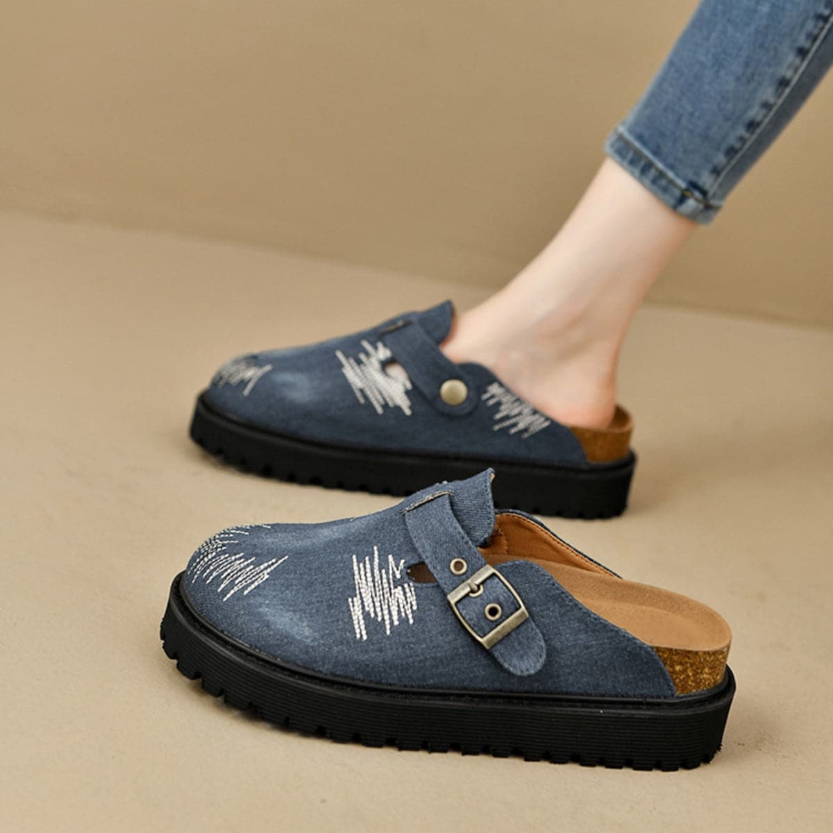 Round Toe Platform Loafers.