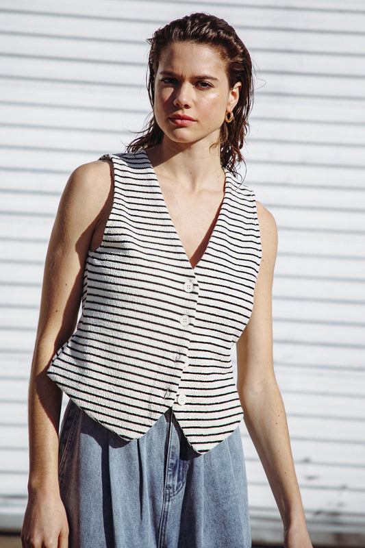 PRETTY ON POINT KNIT VEST Flying Tomato
