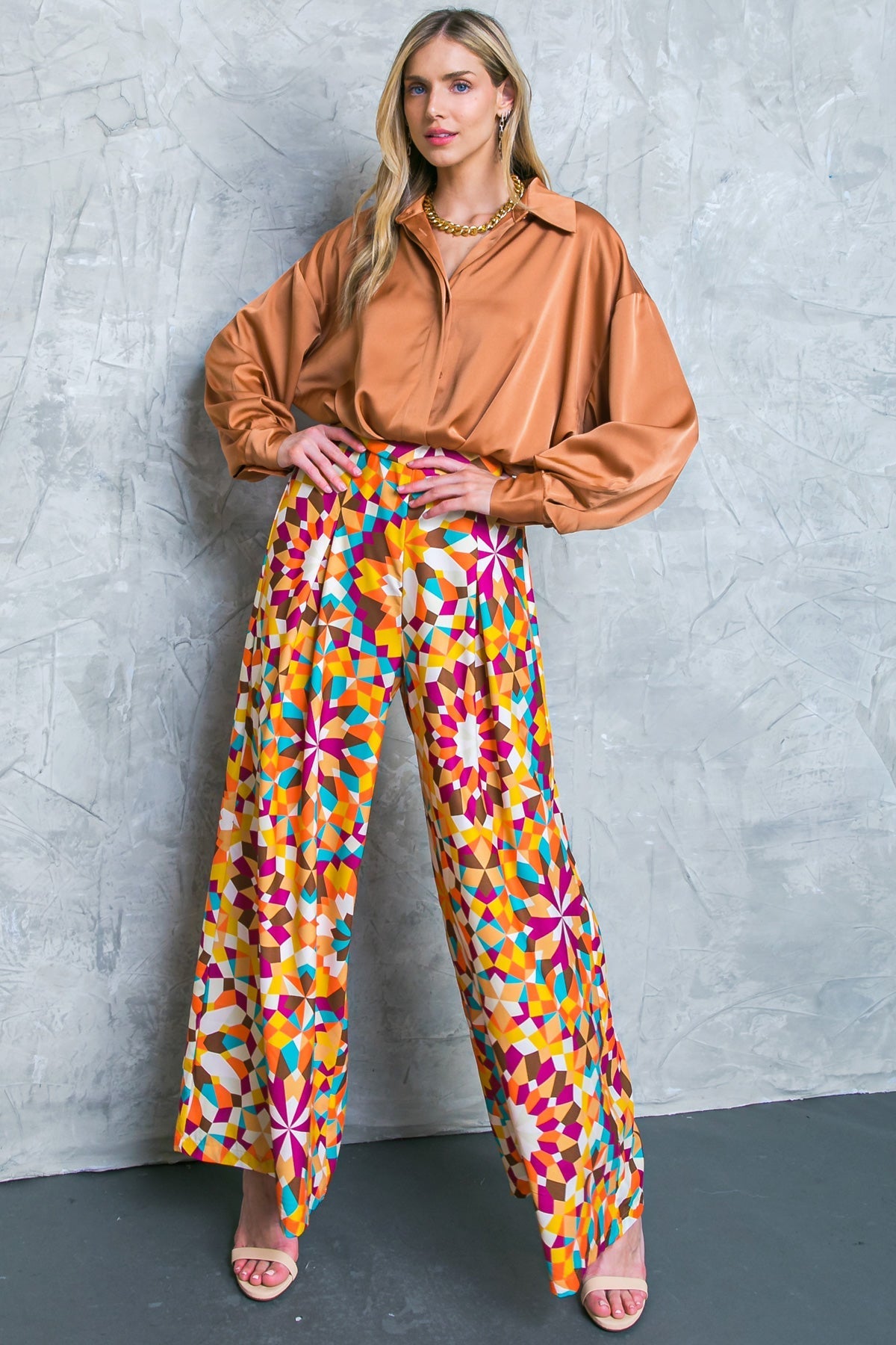 GRACEFUL MOVEMENTS WOVEN TOP Flying Tomato