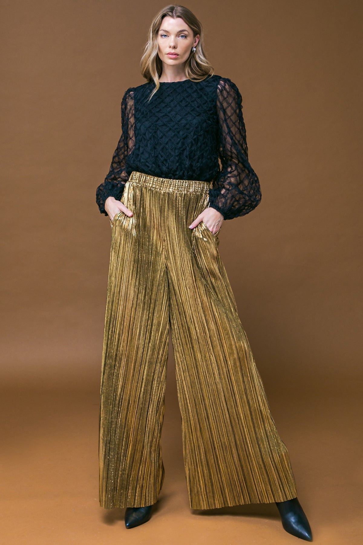 SWEETLY CAPTIVTING WOVEN TOP Flying Tomato