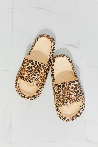 MMShoes Arms Around Me Open Toe Slide in Leopard.