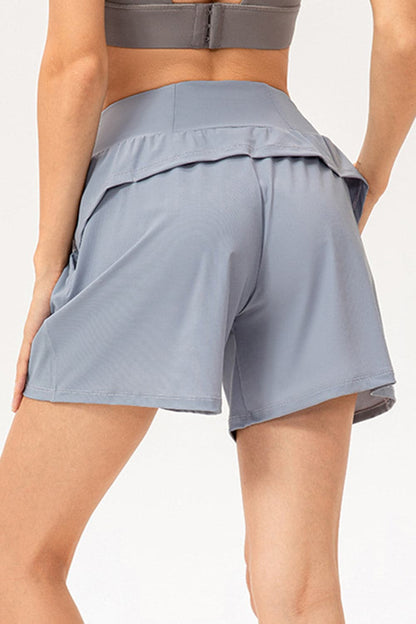 Pocketed Elastic Waist Active Shorts.