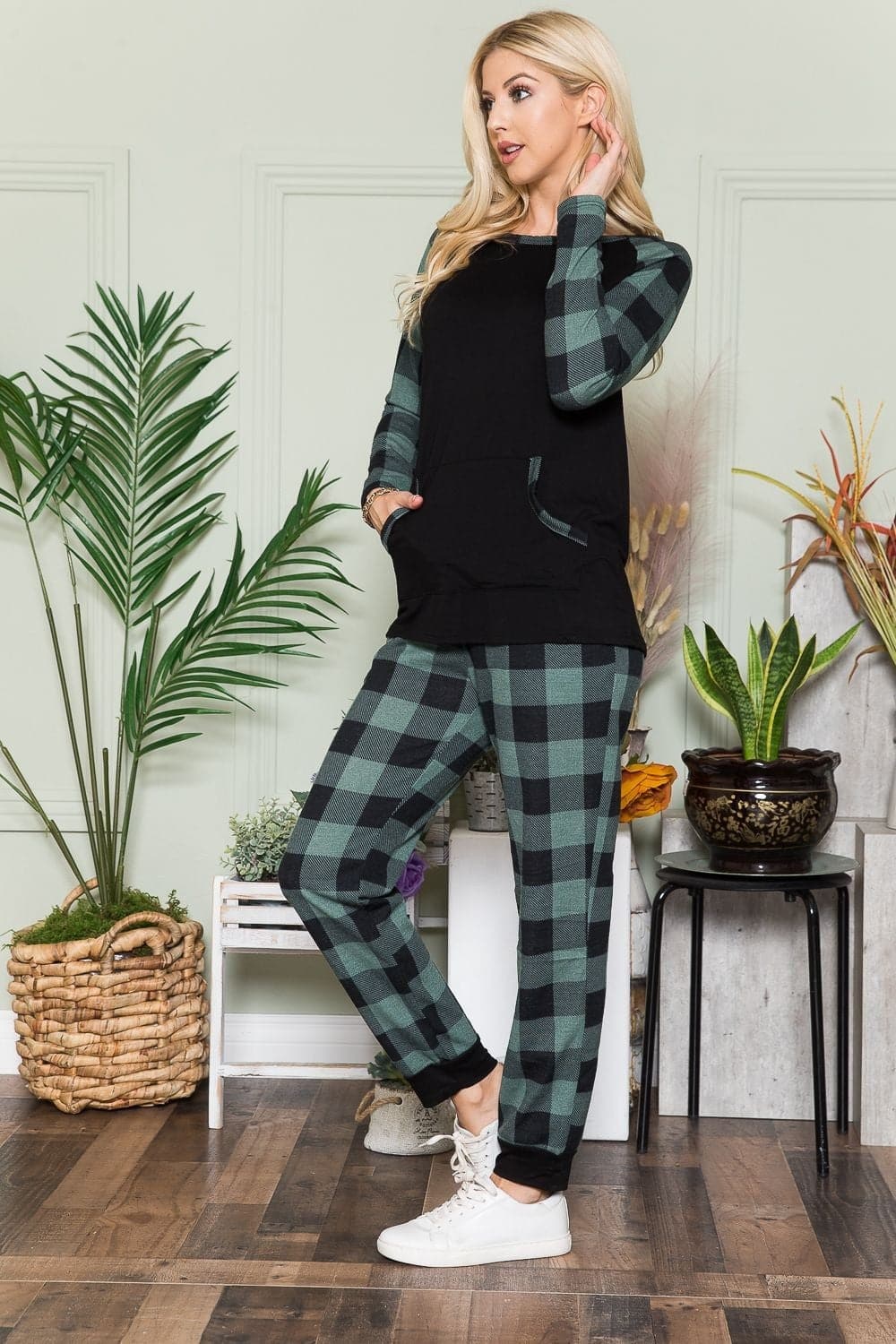 Casual charm: Celeste plaid long sleeve tee with pockets