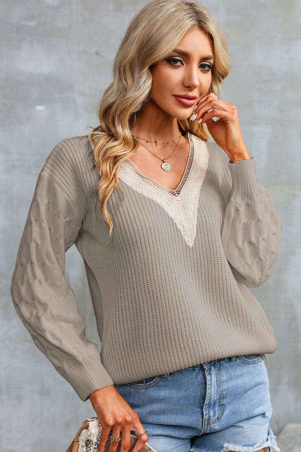 Contrast V-Neck Sweater.