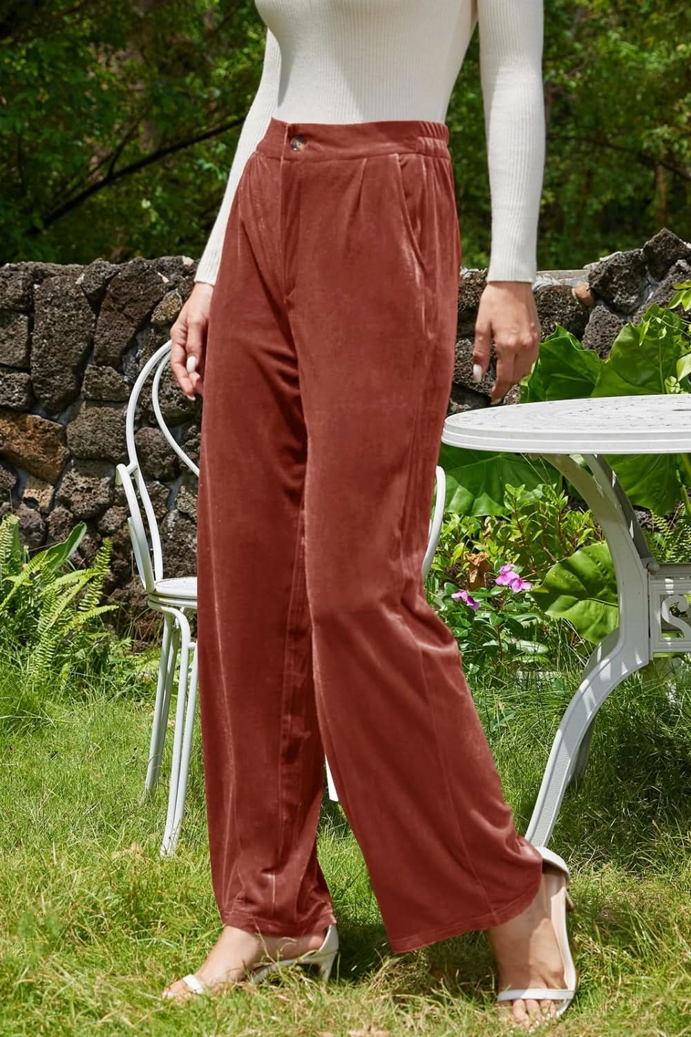 Chic Velvet Wide-Leg Trousers with Functional Pockets