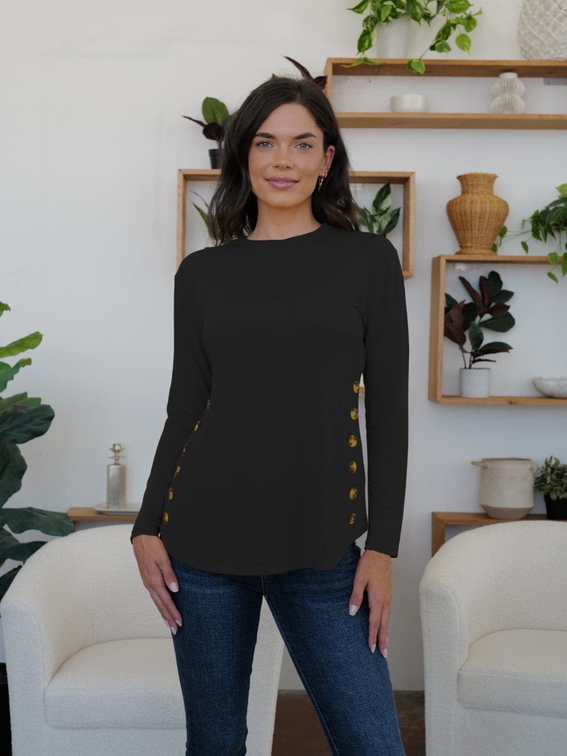 Elegant long sleeve tee with buttons