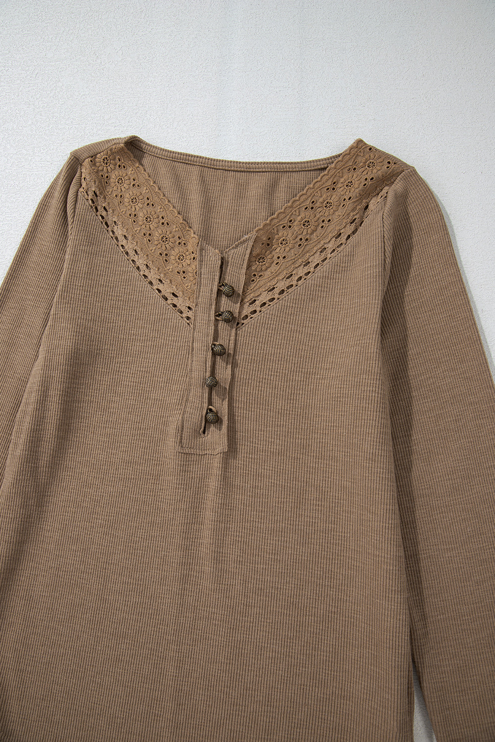 Chic chestnut ribbed long sleeve top with elegant embroidery