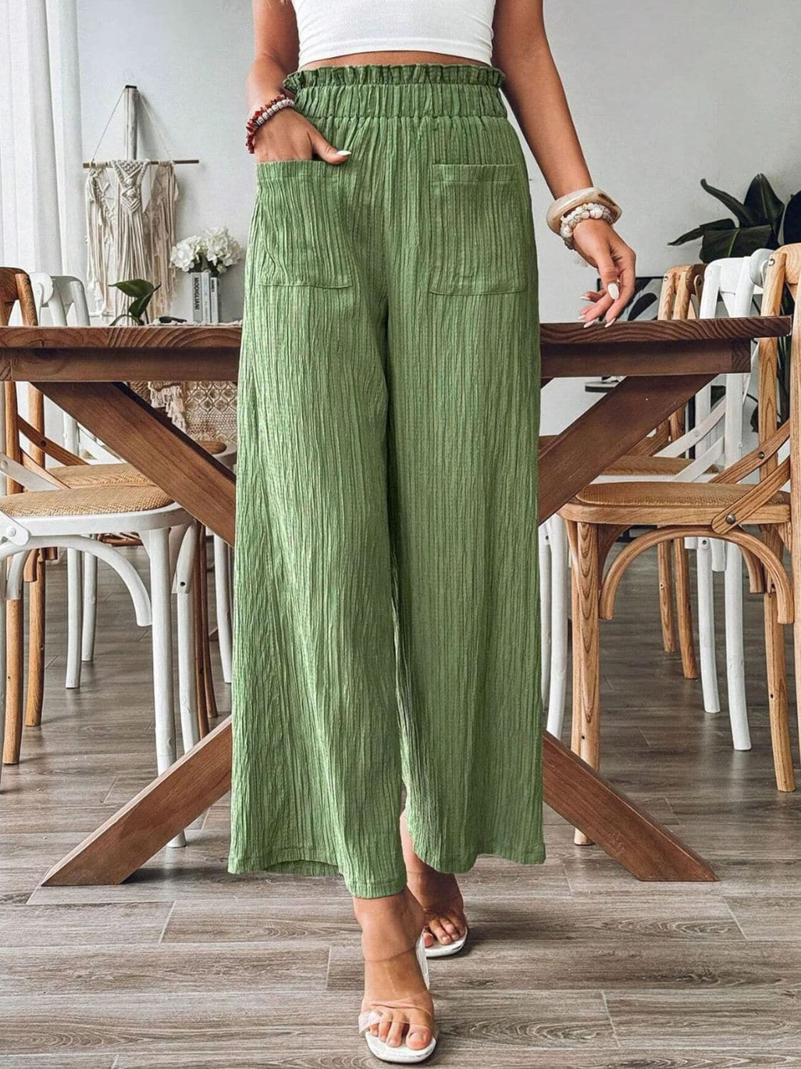 Pocketed Elastic Waist Wide Leg Pants.