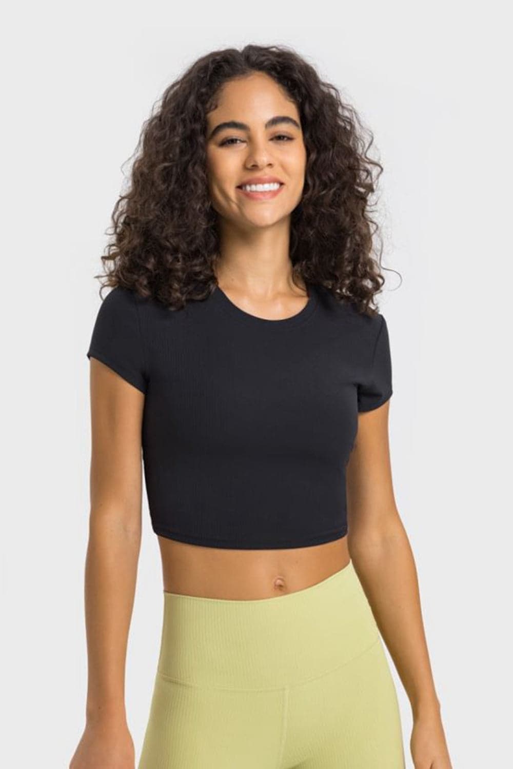 Round Neck Short Sleeve Cropped Sports T-Shirt.