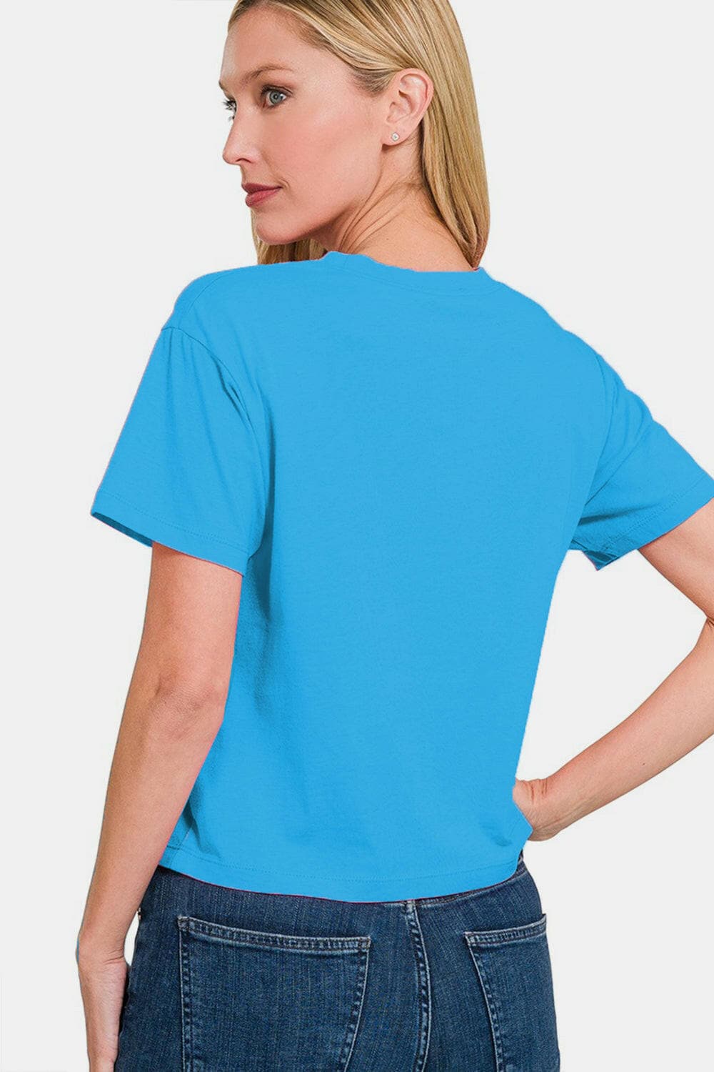 Zenana Round Neck Short Sleeve Cropped T-Shirt.