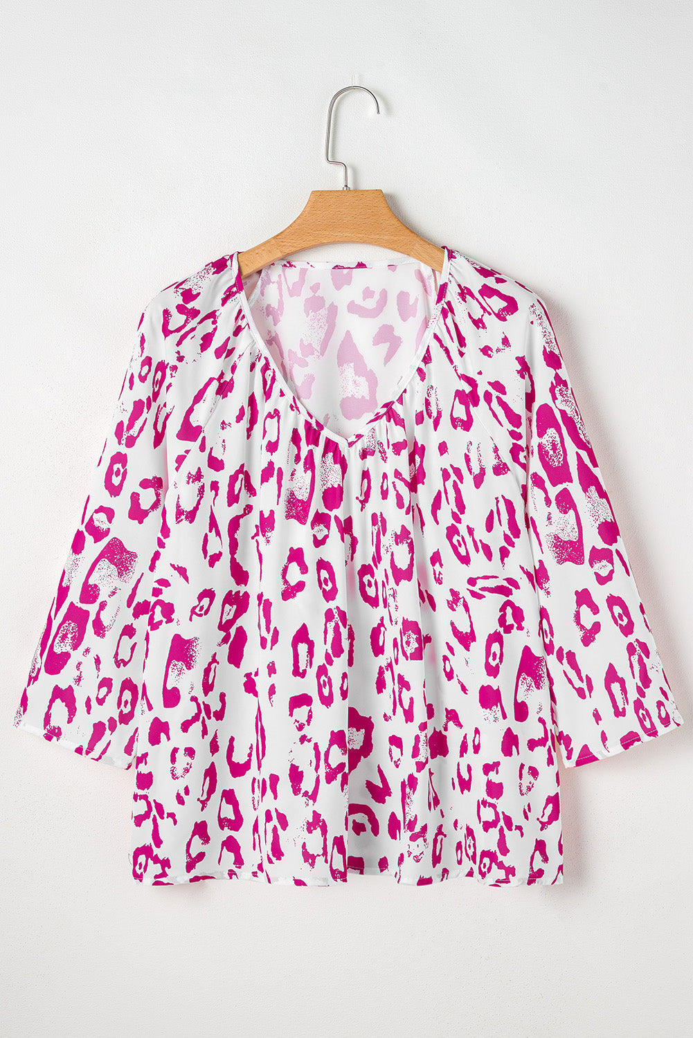 Rose leopard print ruched blouse with V-neck and 3/4 sleeves