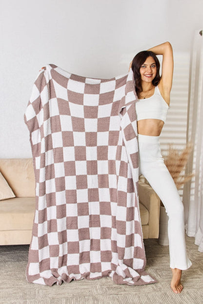 Chic checkered throw blanket for cozy elegance