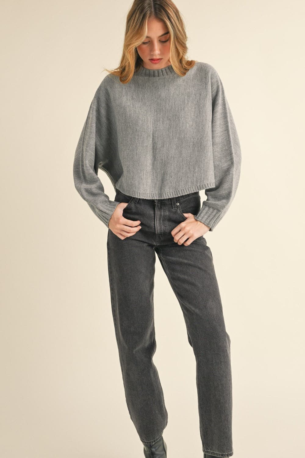 Chic cropped sweater with dolman sleeves and round neck