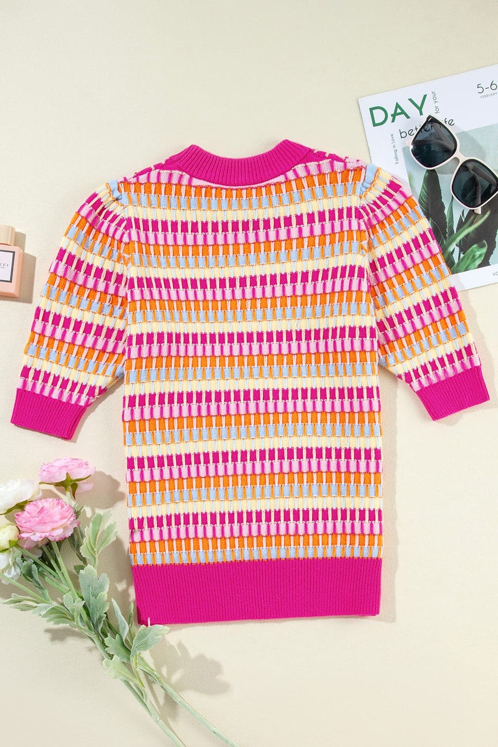 Contrast Round Neck Half Sleeve Knit Top.