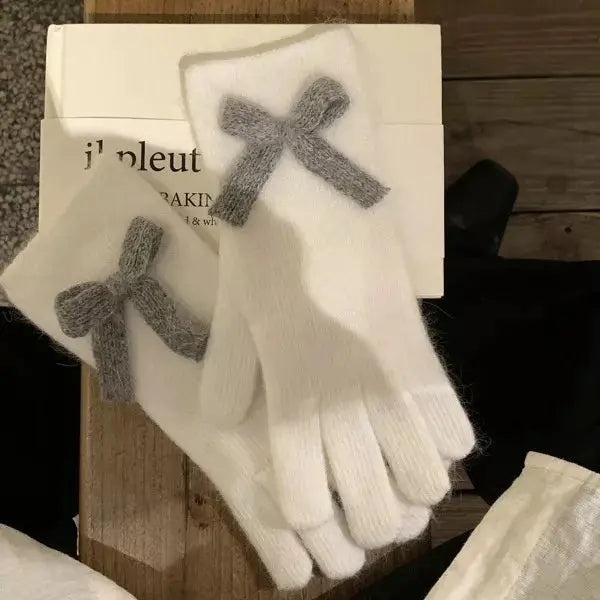 Bow Lightweight Gloves Simply Love