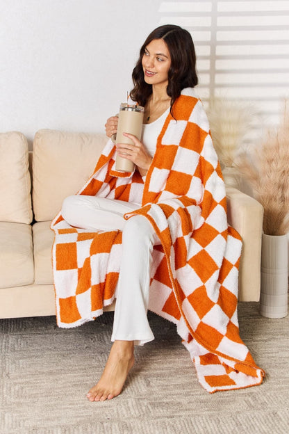 Chic checkered throw blanket for cozy elegance