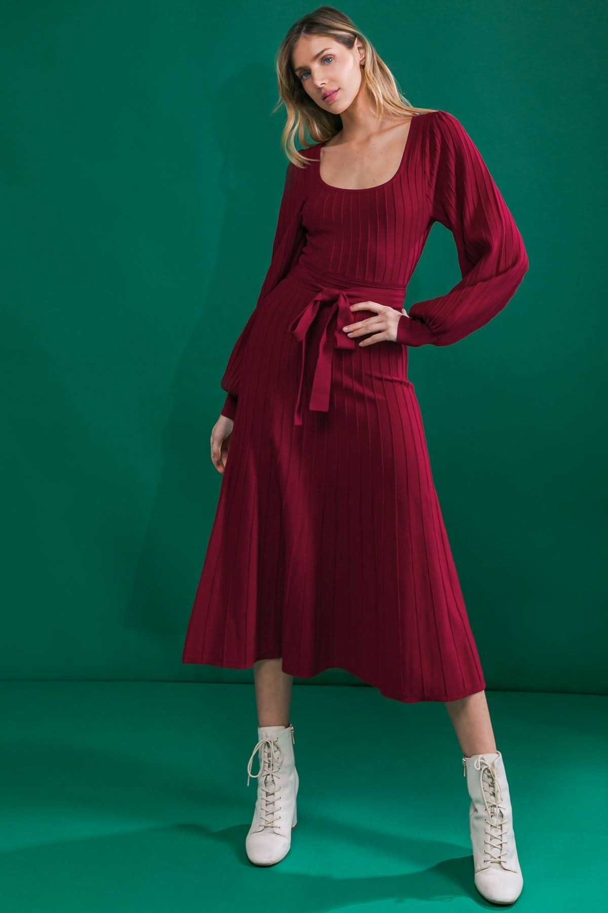 ELEGANT KNIT MIDI DRESS WITH SASH