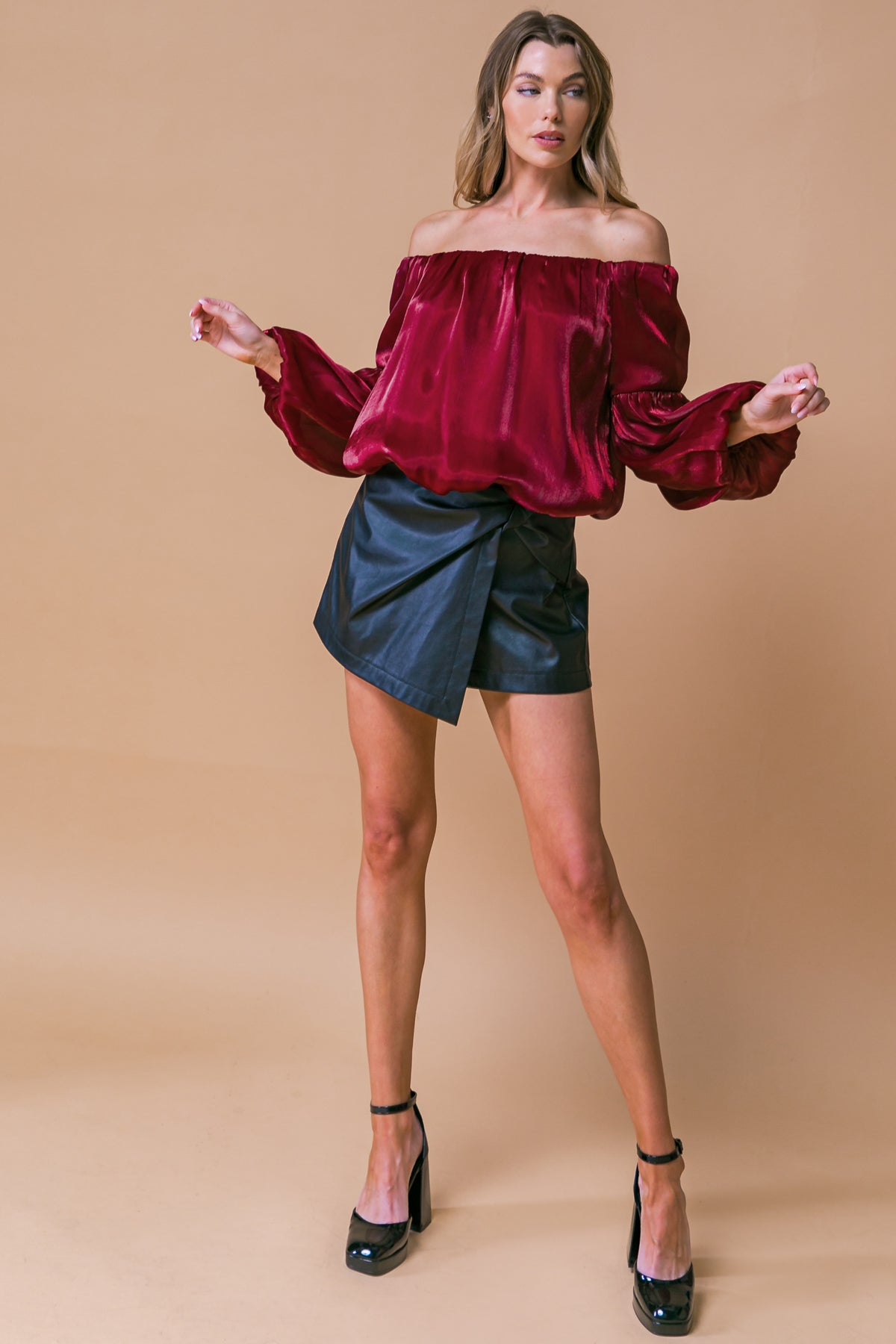 SIMPLY FAVORED WOVEN TOP Flying Tomato