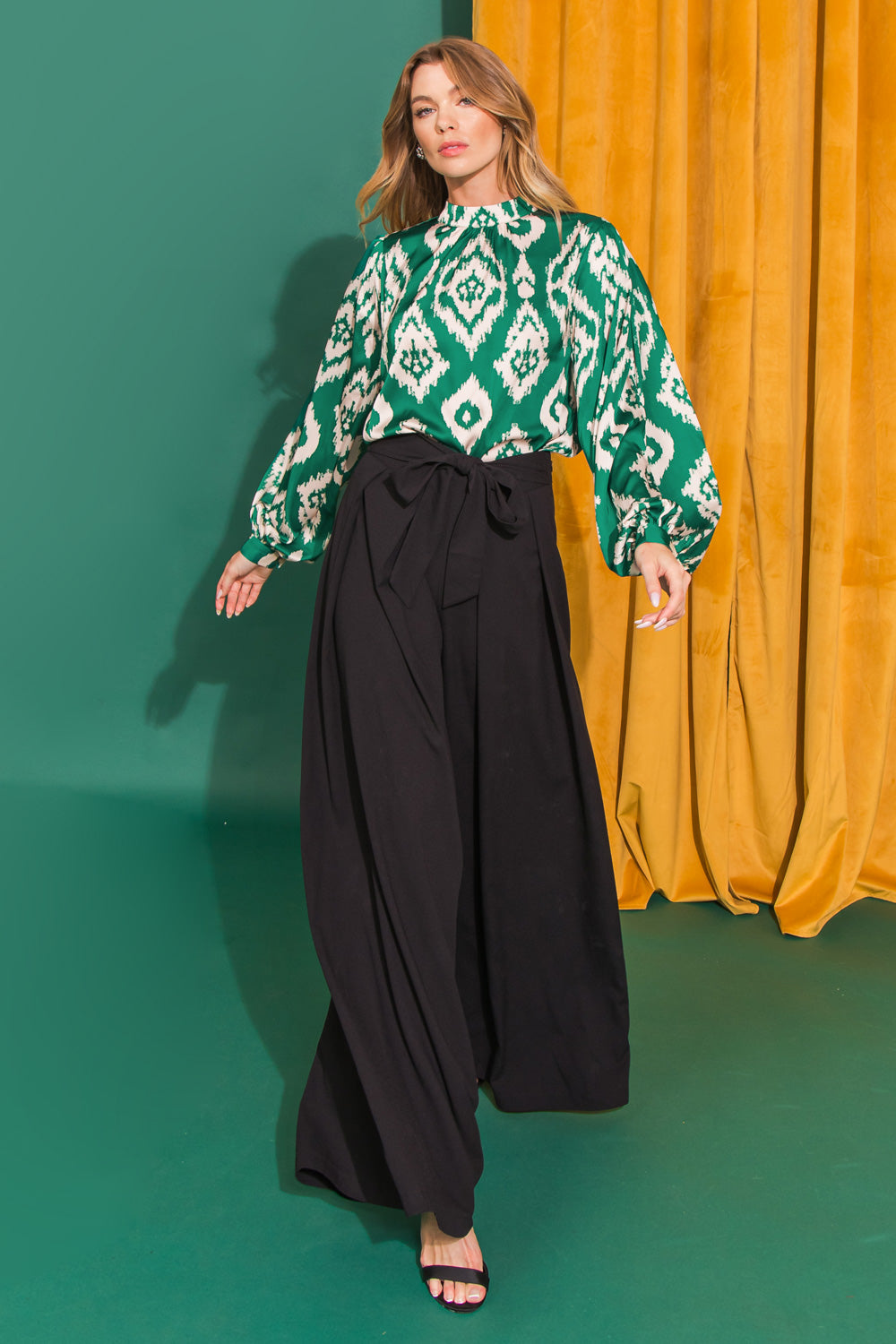 JUST WHAT YOU NEED WOVEN TOP Flying Tomato