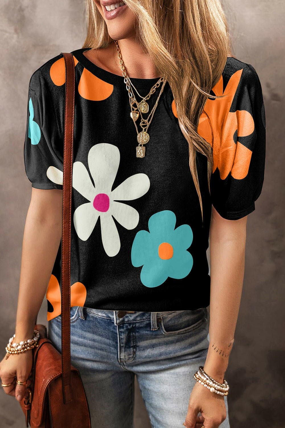 Chic Floral Short Sleeve TopChic Floral Short Sleeve Top
 
 
Elegant Design: Elevate your style with the charming floral pattern that exudes femininity and elegance.
 
Sheer Perfection: Strike Love Salve Chic Floral Short Sleeve Topjust arrived