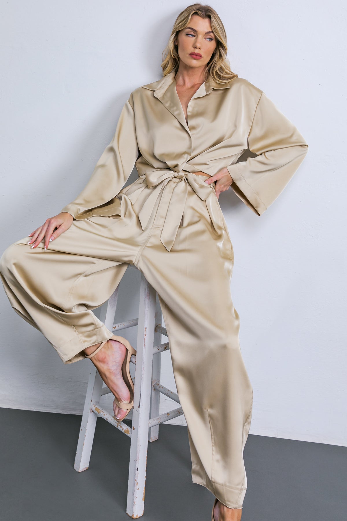 POWERFUL CHARM WOVEN SATIN TOP Flying Tomato