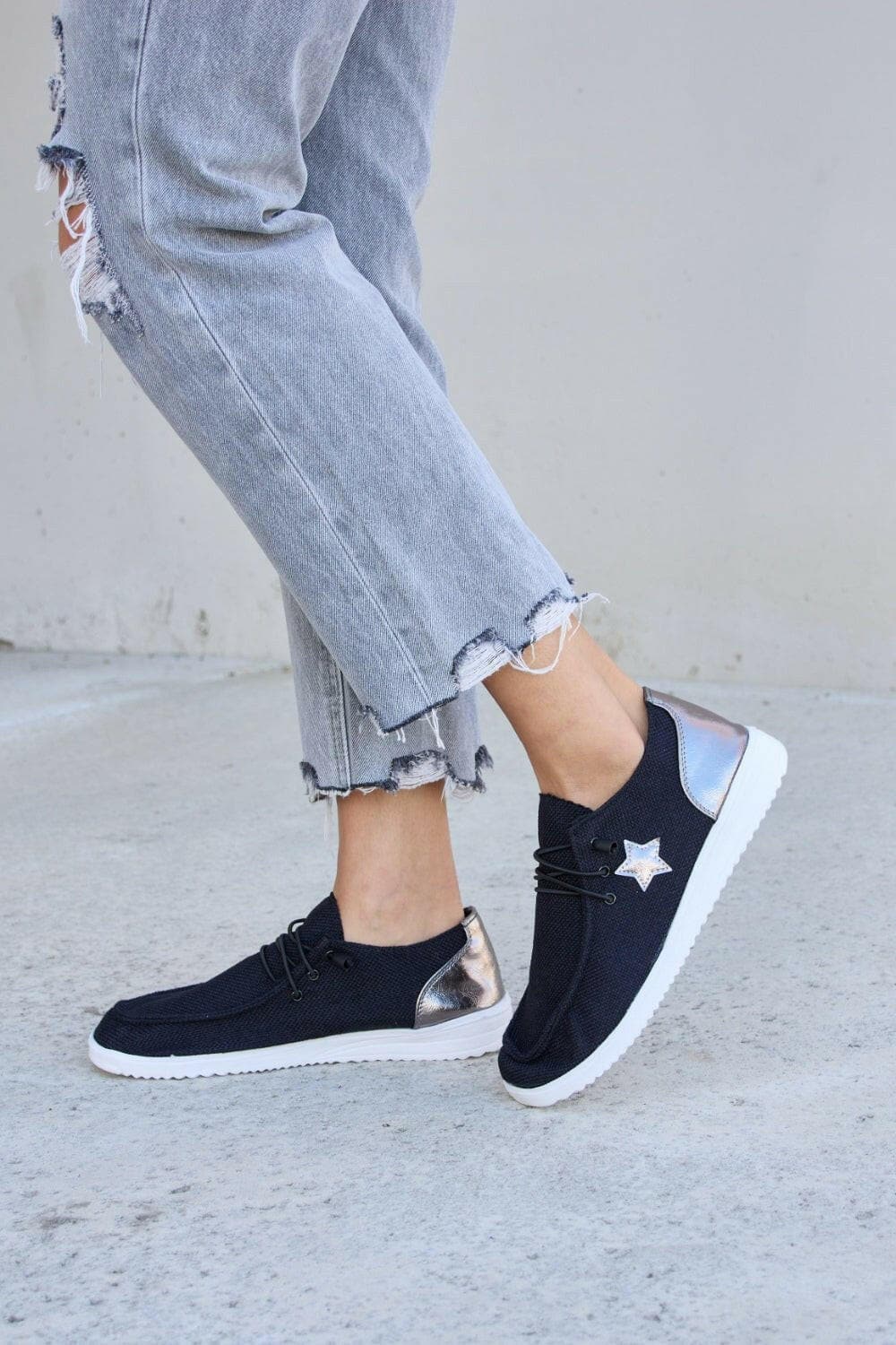 Starry Lace-Up Sneakers for All-Day Chic ComfortExperience All-Day Chic Comfort with Starry Lace-Up Sneakers
 Step into style and comfort with our Starry Lace-Up Sneakers, designed to keep you looking chic while pLove Salve -Day Chic ComfortTIKTOK