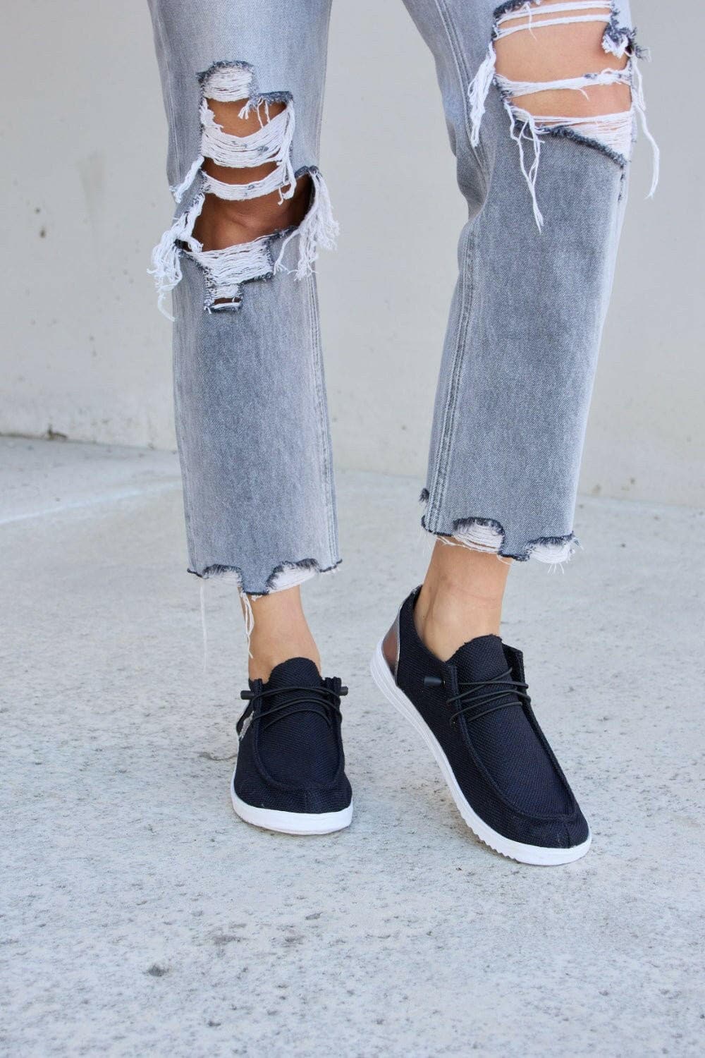 Starry Lace-Up Sneakers for All-Day Chic ComfortExperience All-Day Chic Comfort with Starry Lace-Up Sneakers
 Step into style and comfort with our Starry Lace-Up Sneakers, designed to keep you looking chic while pLove Salve -Day Chic ComfortTIKTOK