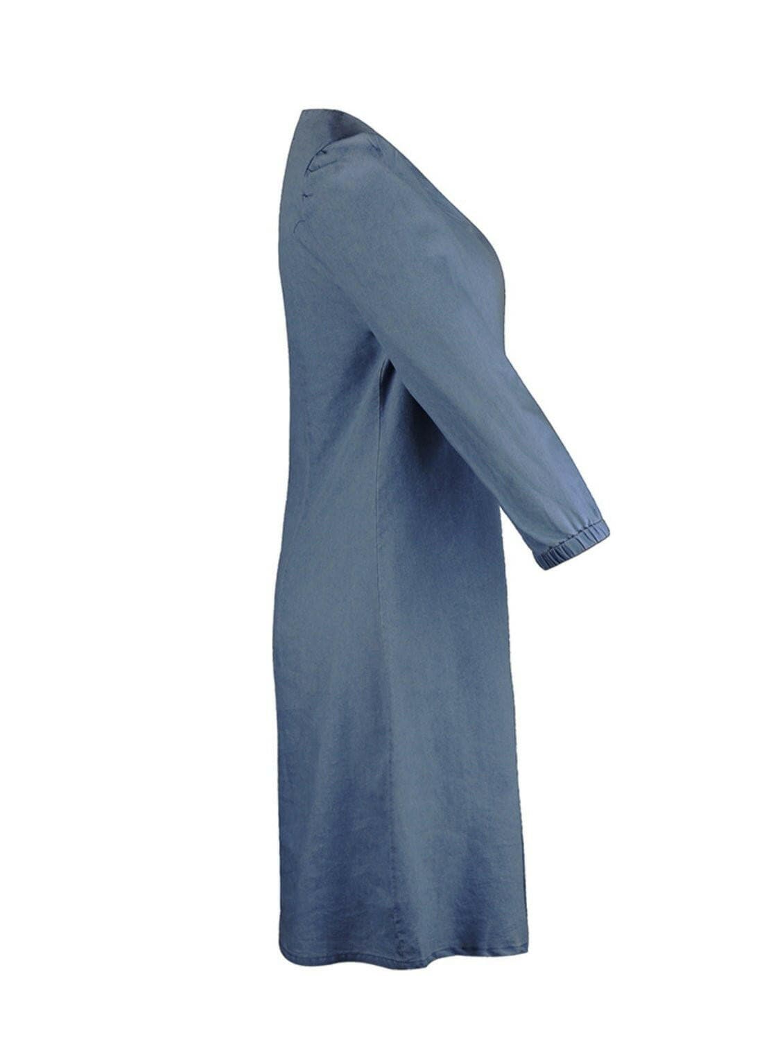 Denim V-Neck Dress with Half SleevesDenim V-Neck Dress with Half Sleeves
 
 
Classic Yet Stylish: Elevate your look with our Denim V-Neck Dress that seamlessly blends timeless elegance with modern trenLove Salve -Neck Dressjust arrived