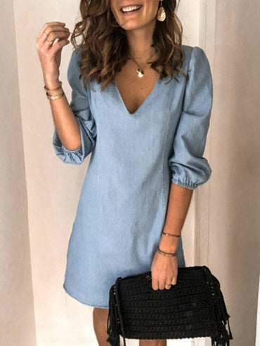 Denim V-Neck Dress with Half SleevesDenim V-Neck Dress with Half Sleeves
 
 
Classic Yet Stylish: Elevate your look with our Denim V-Neck Dress that seamlessly blends timeless elegance with modern trenLove Salve -Neck Dressjust arrived