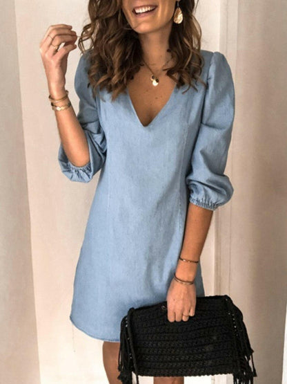 Denim V-Neck Dress with Half SleevesDenim V-Neck Dress with Half Sleeves
 
 
Classic Yet Stylish: Elevate your look with our Denim V-Neck Dress that seamlessly blends timeless elegance with modern trenLove Salve -Neck Dressjust arrived