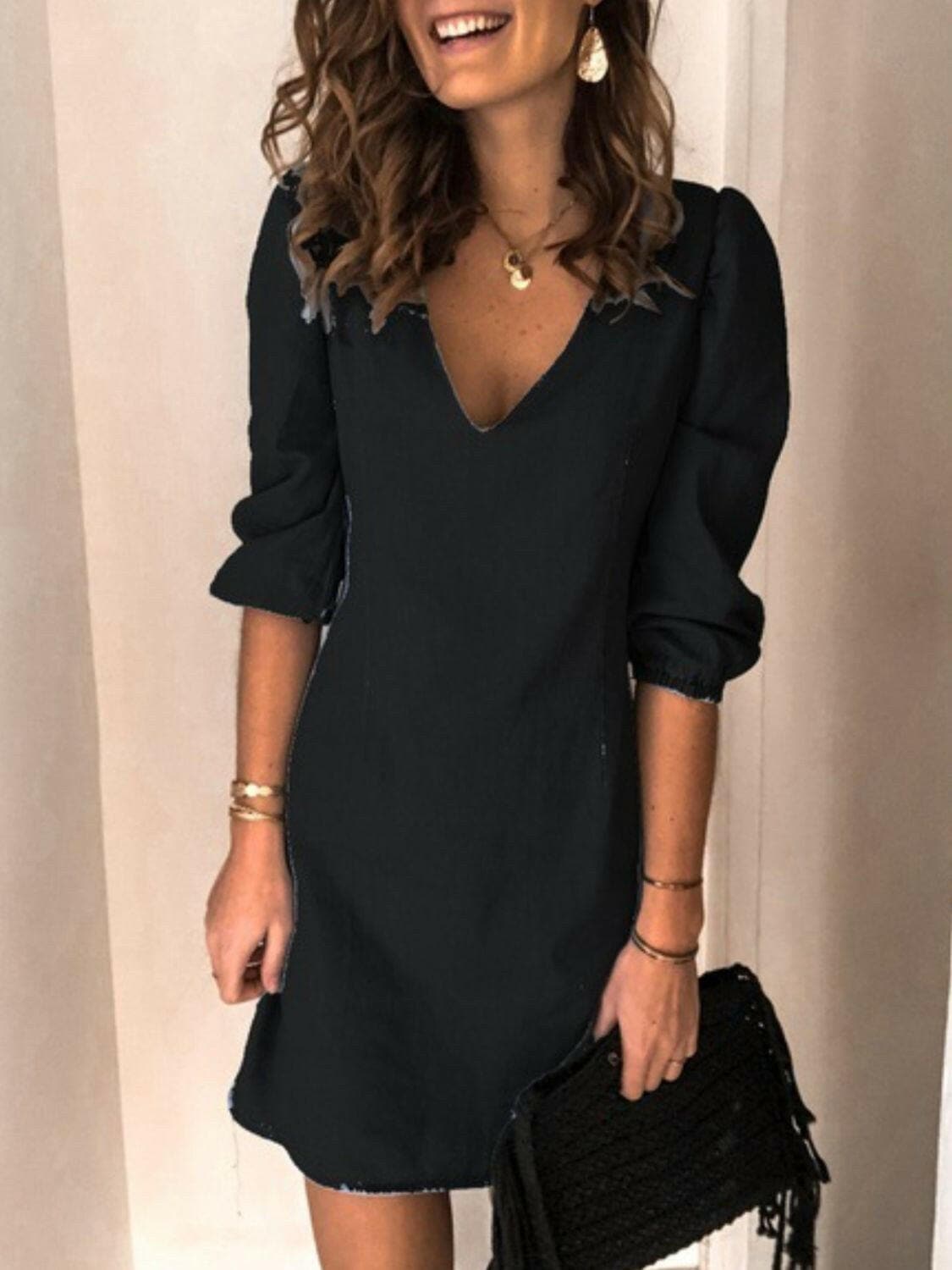 Denim V-Neck Dress with Half SleevesDenim V-Neck Dress with Half Sleeves
 
 
Classic Yet Stylish: Elevate your look with our Denim V-Neck Dress that seamlessly blends timeless elegance with modern trenLove Salve -Neck Dressjust arrived