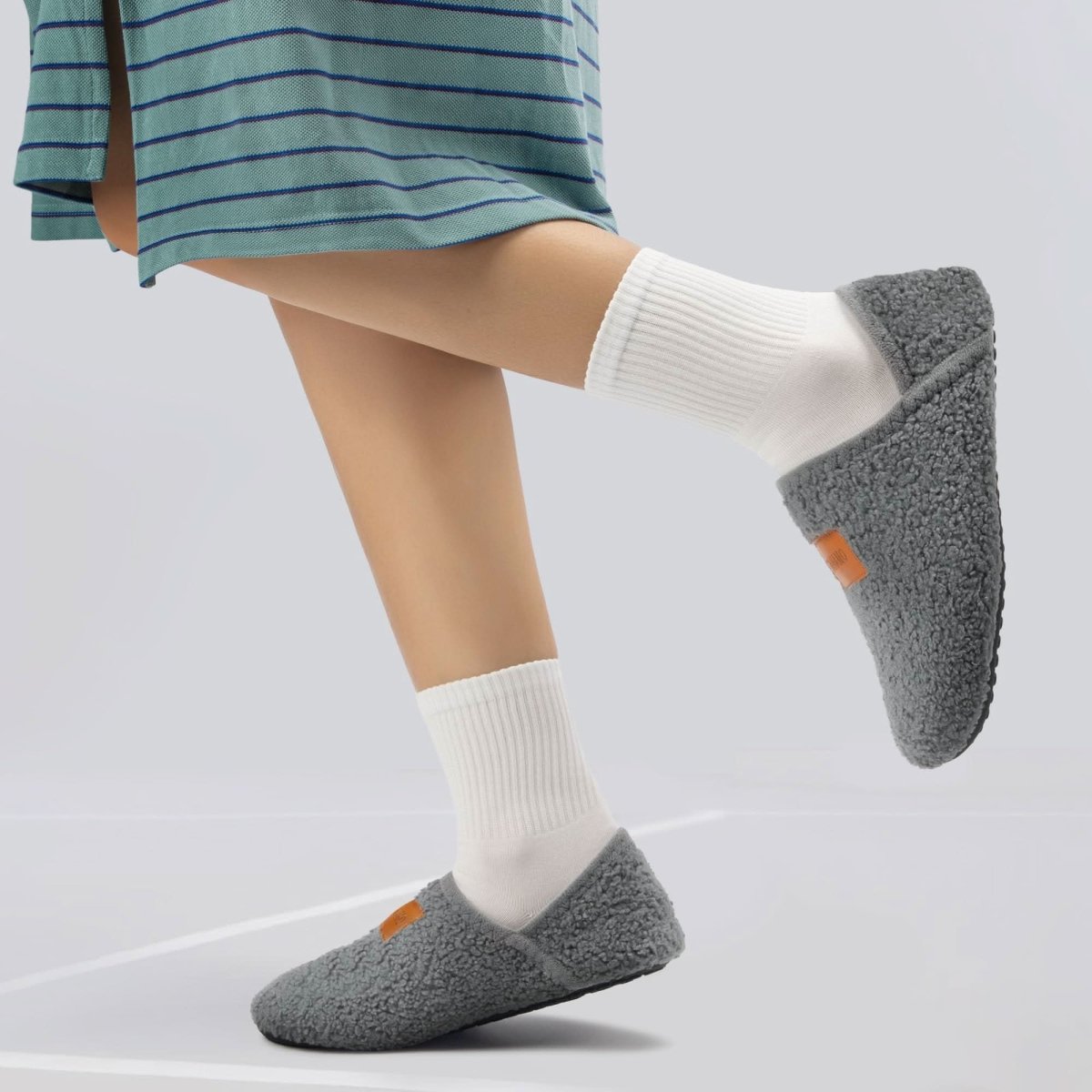 House Slippers for Women Men Indoor Barefoot Slippers Socks Furry Slip on House Shoes Cozy Comfy Slippers for Home Bedroom Travel Yoga - Love Salve 