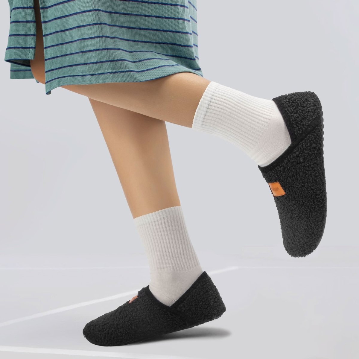 House Slippers for Women Men Indoor Barefoot Slippers Socks Furry Slip on House Shoes Cozy Comfy Slippers for Home Bedroom Travel Yoga - Love Salve 