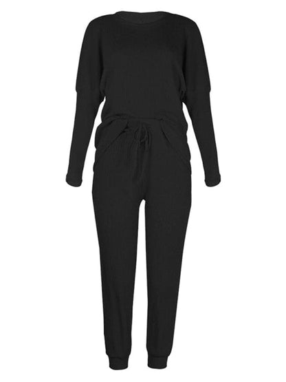 Cozy women's long-sleeve pajamas with pockets