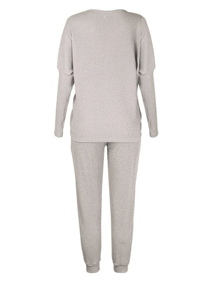 Cozy women's long-sleeve pajamas with pockets