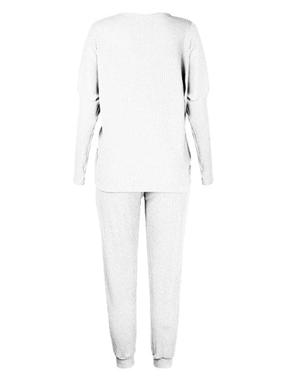 Cozy women's long-sleeve pajamas with pockets