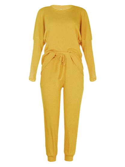 Cozy women's long-sleeve pajamas with pockets