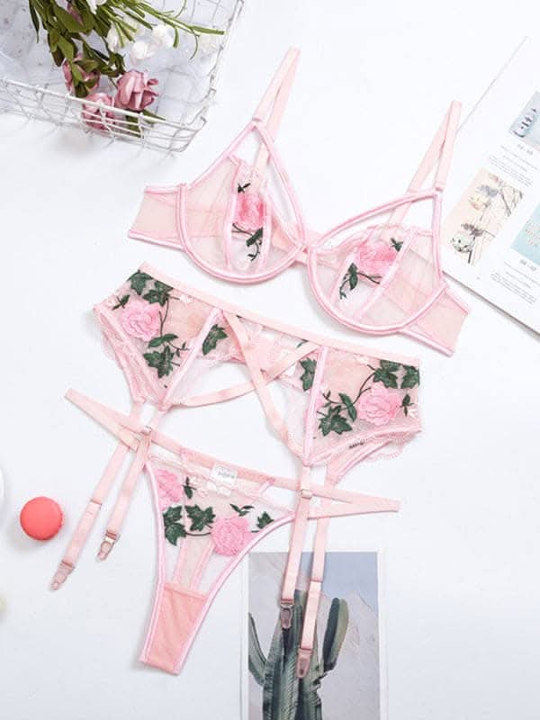 Women's Classic Embroidered Lace Mesh Sexy Lingerie Three-piece Set.