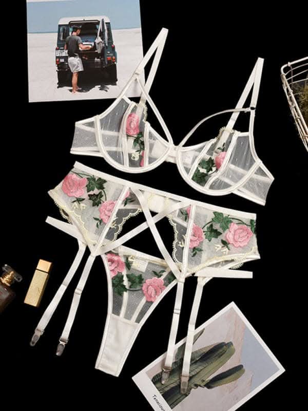 Women's Classic Embroidered Lace Mesh Sexy Lingerie Three-piece Set.