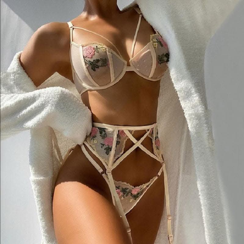 Women's Classic Embroidered Lace Mesh Sexy Lingerie Three-piece Set.