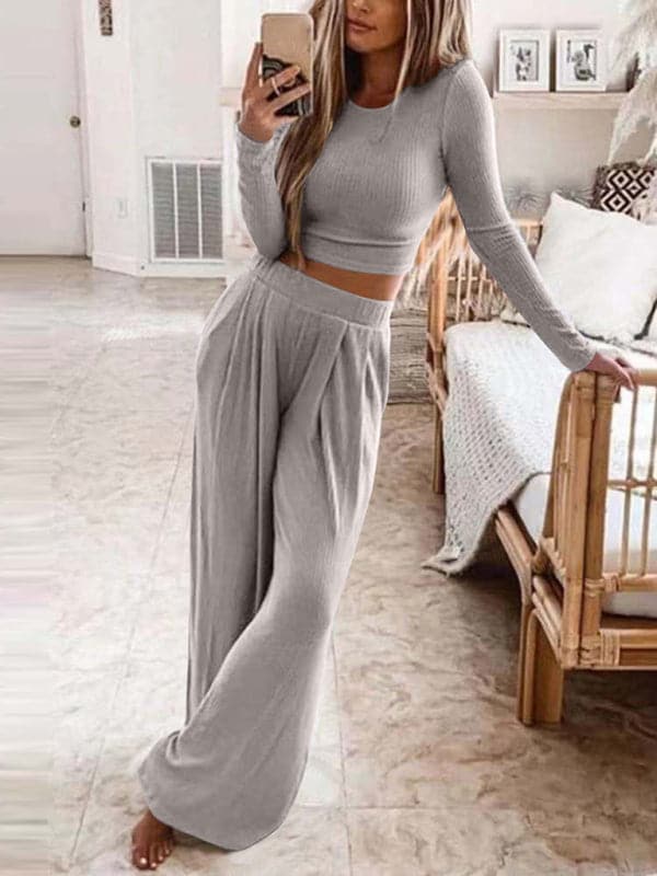 Cozy women's knitted lounge set