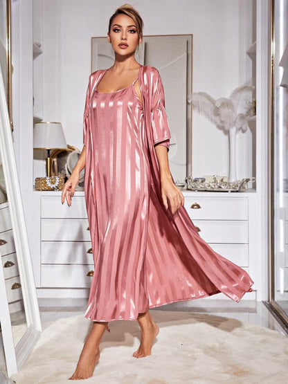 Elegant sleeveless nightgown set