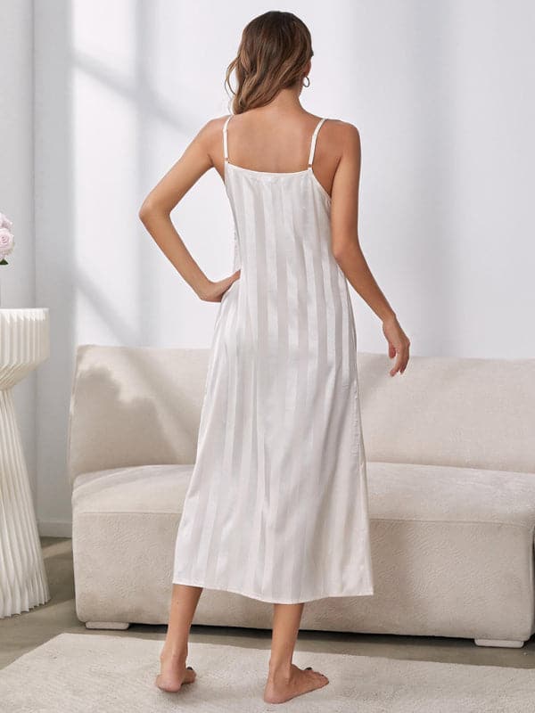 Elegant sleeveless nightgown set