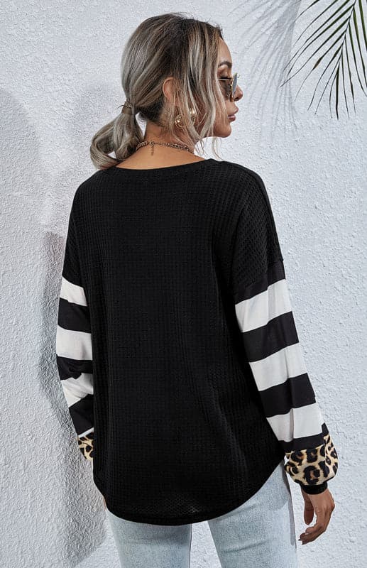 Women's Striped Stitching Long-Sleeved T-Shirt.