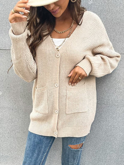 Chic women's knit cardigan with pockets