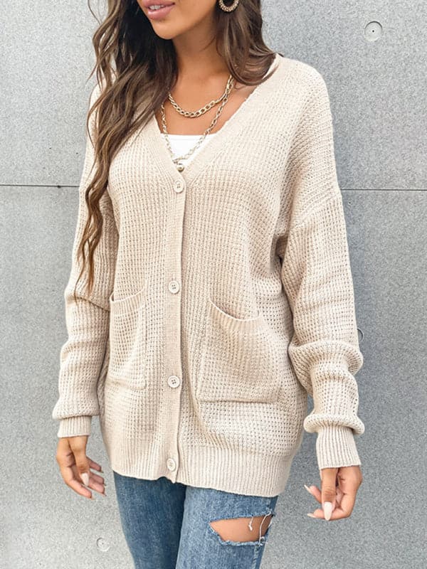 Chic women's knit cardigan with pockets